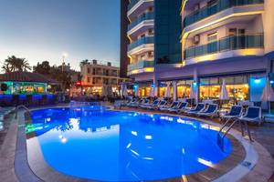 Parador Beach Hotel