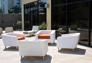 Holiday Inn & Suites Charleston West