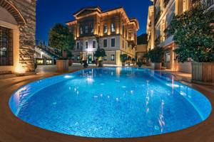 Seven Hills Palace & Spa