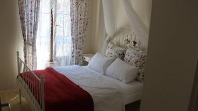 Kinzi House Apart Hotel