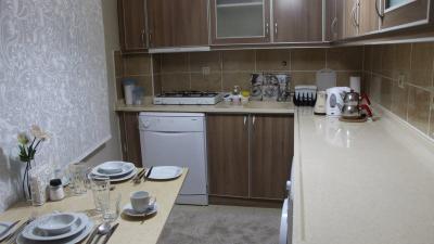 Kinzi House Apart Hotel