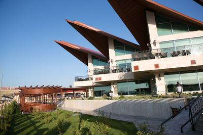Kronos Hotel