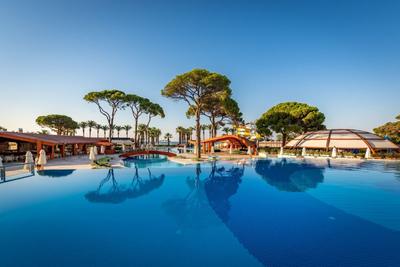 Cornelia De Luxe Resort