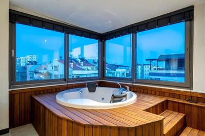 Eluxio Suite Hotel