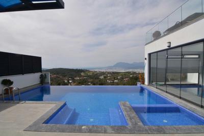 Villa Phantom
