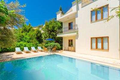 Villa Hebessos
