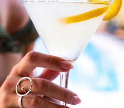 Esquire Hotels & Lounges