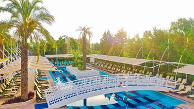 Crystal De Luxe Resort & Spa Hotel