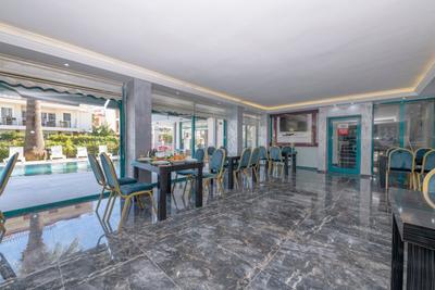 Theluna City Hotel