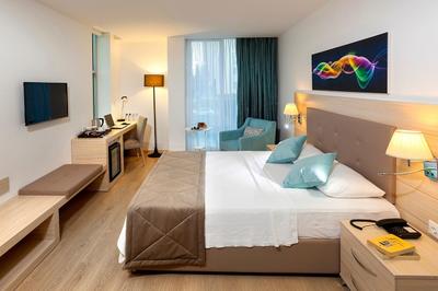 The Room Hotel & Apartments