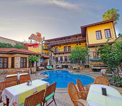 La Paloma Hotel