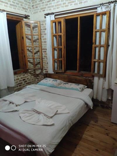 Otel Wood House