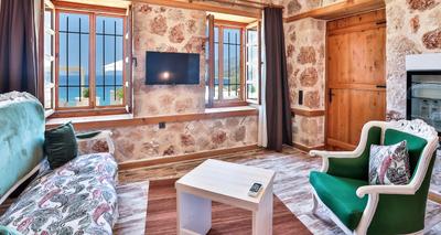 Pier House Hotel