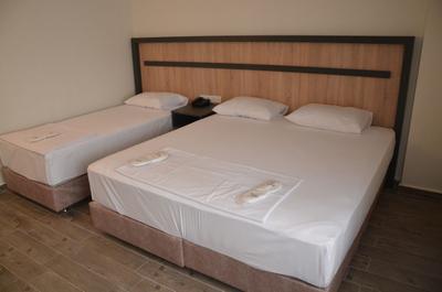 Piyes Otel