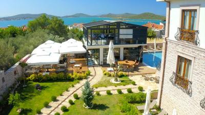 Cunda Baradiel Hotel