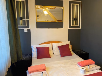 Petek Hotel
