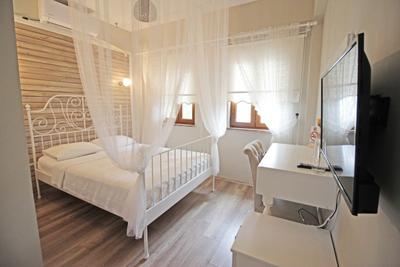 Karina Vineyard House