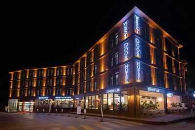 Westdoor Hotel