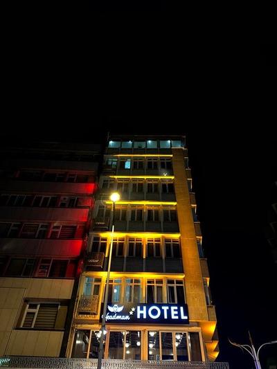 Headman Hotel