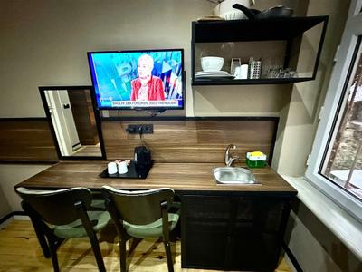 Aram Kerasi Rooms