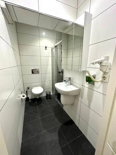 Aram Kerasi Rooms