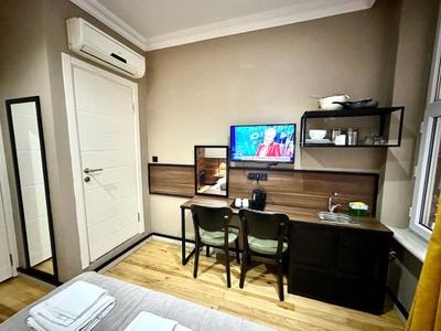 Aram Kerasi Rooms