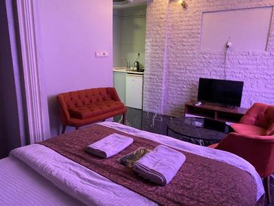 Macro Suit Otel