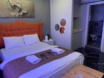 Macro Suit Otel