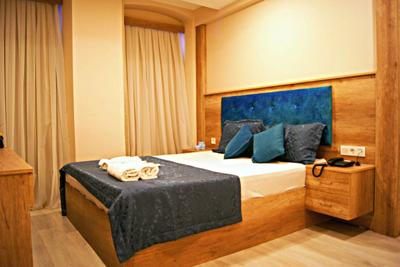 Destinia Pera Suites