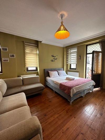 Green Bird Suites