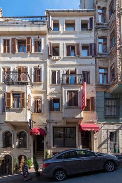 Opera House Hotel