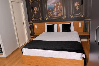 Heraldic Room Hotel