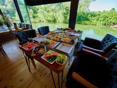 Antik River House