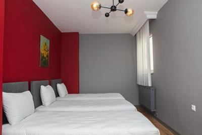 Hexa Suites Hotel