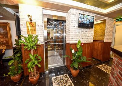 Royal Garden Suite and Hotel