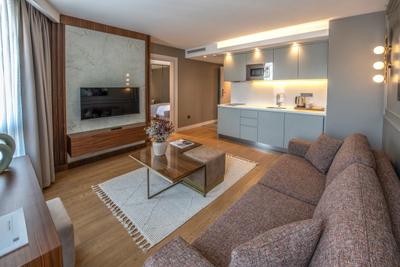 Valente Suites Hotel