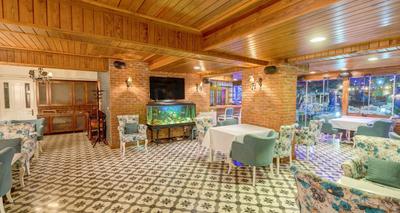 Alaroof Otel