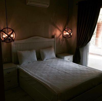 Erythros Boutique Hotel