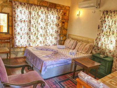 Parmis Boutique House