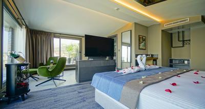 Rudis Deluxe Hotel