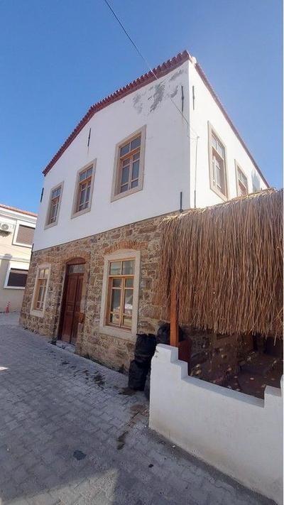 Pürhayal Çeşme