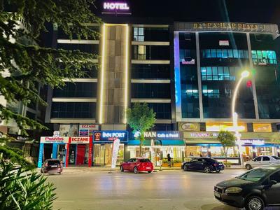 Inn Port Hotel