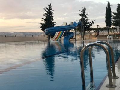Yay Grand Otel