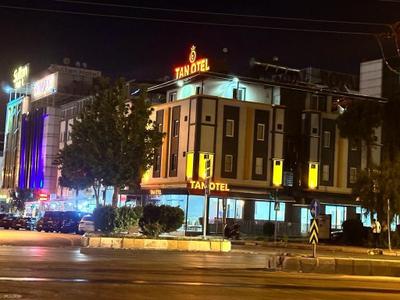 Tan Otel