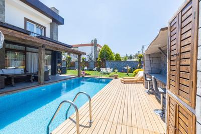 Home 02