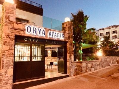 Orya Aparts