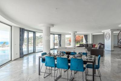 Yalıkavak' da Manzaralı Özel Havuzlu 5+2 Malikane