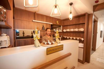Acroter Hotel & Spa