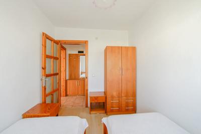Sarı Apart