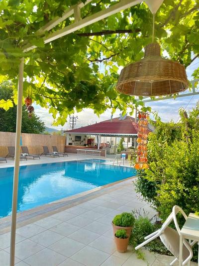 Cennet Hotel